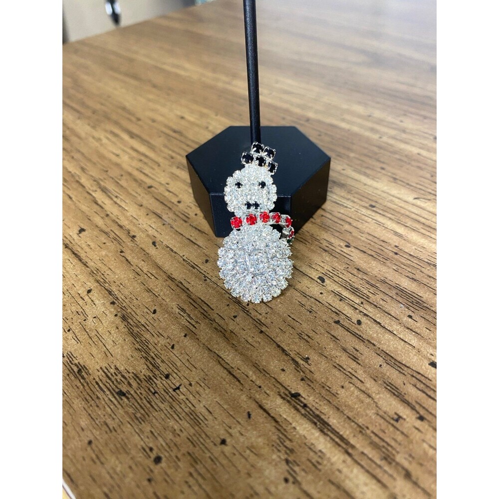 Snowman brooch